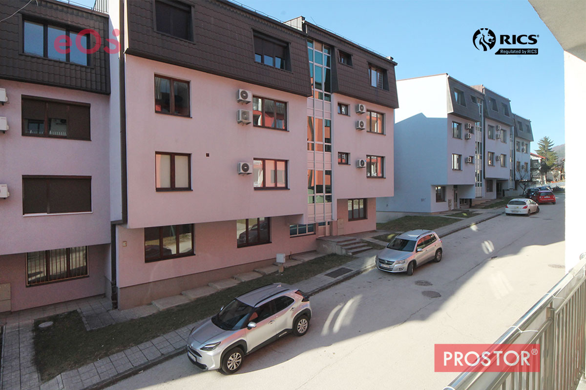 13 Pogled lođa