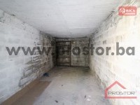 4 Garaža unutrašnjost