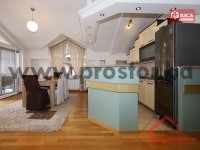 8 Kuhinja i trpezarija