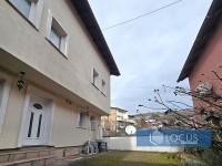 13_ Dvorište