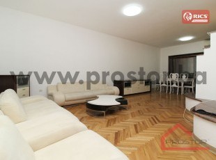 Semi-furnished four-room house with a beautiful garden and private parking in the immediate vicinity of Bosnalijek and Avaz Twist Tower, Koševsko Brdo, Center