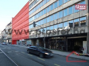 Adaptirana poslovna zgrada površine 1433m2 u blizini Katedrale, ul. Mula Mustafe Bašeskije, Stari Grad