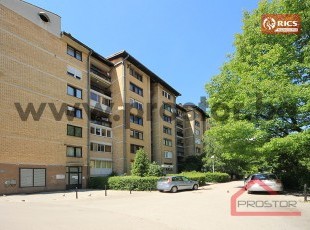 Funkcionalan trosoban stan sa balkonom, ul. Trg djece Dobrinje, naselje Dobrinja 3, Novi Grad ***Virtuelna šetnja 360°***