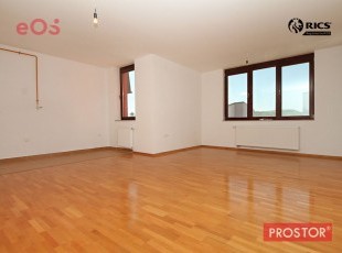 VRTOVI SUNCA! Dvostrano orijentiran petosoban stan sa lođom, na drugom spratu manje stambene zgrade. Cijena po m2 3.303 KM