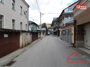 Stan u fazi adaptacije (ubrzo kompletno adaptiran), ul. Bakarevića, naselje Bistrik, Stari Grad