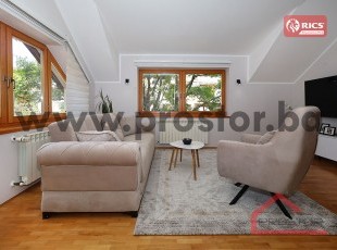 Modernly furnished spacious four-bedroom apartment in a very good location, Stari Grad