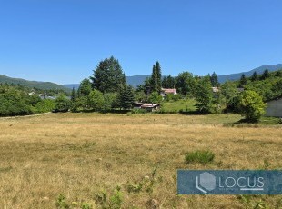 Registered land plot of 500m2 in an accessible location in a beautiful natural environment with plenty of greenery in the Resnik settlement, Hadžići
