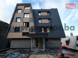 Fantastična prilika! Prostran dvosobni apartman od 47 m2 u ekskluzivnom objektu Velmonte Ski Lodge na Jahorini – savršeno mjesto za odmor uz panoramski pogled, svjež planinski zrak i miran ambijent, odmah uz šestosjed Trnovo i gondolu Poljice.