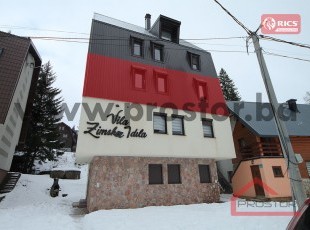 Moderan, manji dvosoban apartman, smješten nekoliko minuta od ski-staza, savršen za ljubitelje zimskih sportova koji traže udobnost, kvalitet i odličnu investiciju, Jahorina