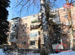 Dvosoban stan sa balkonom, ulica Vrbovska, naselje Aneks. Mogućnost pretvaranja u manji trosoban stan!