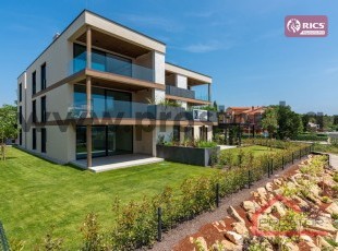 TOP HILL RESIDENCE NOVIGRAD – Ekskluzivni luksuzni i prostrani apartmani u novizgrađenom objektu na prestižnoj i mirnoj lokaciji, samo nekoliko minuta od kristalno čistog mora – savršen spoj moderne arhitekture, vrhunske kvalitete gradnje.