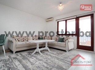 Namješten trosoban stan sa balkonom, ul. Humska