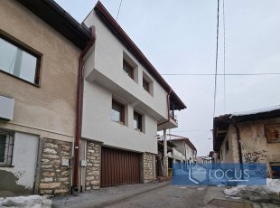 Quality-built house with a garage in an attractive location just 450 meters from Baščaršija, Kovači settlement, Stari Grad Municipality