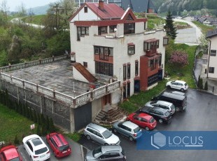 A quality-built residential and commercial building, measuring 700m2 with commercial space, seven apartments and a large garage, next to the Pacific Shopping Mall in the center of Kiseljak